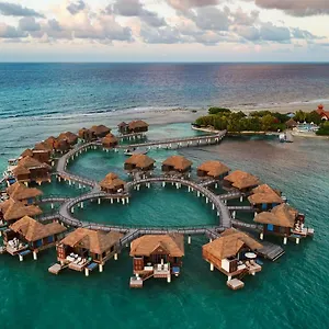 https://sandals-royal-caribbean-all-inclusive-resort-private.hotelsnegriljamaica.com